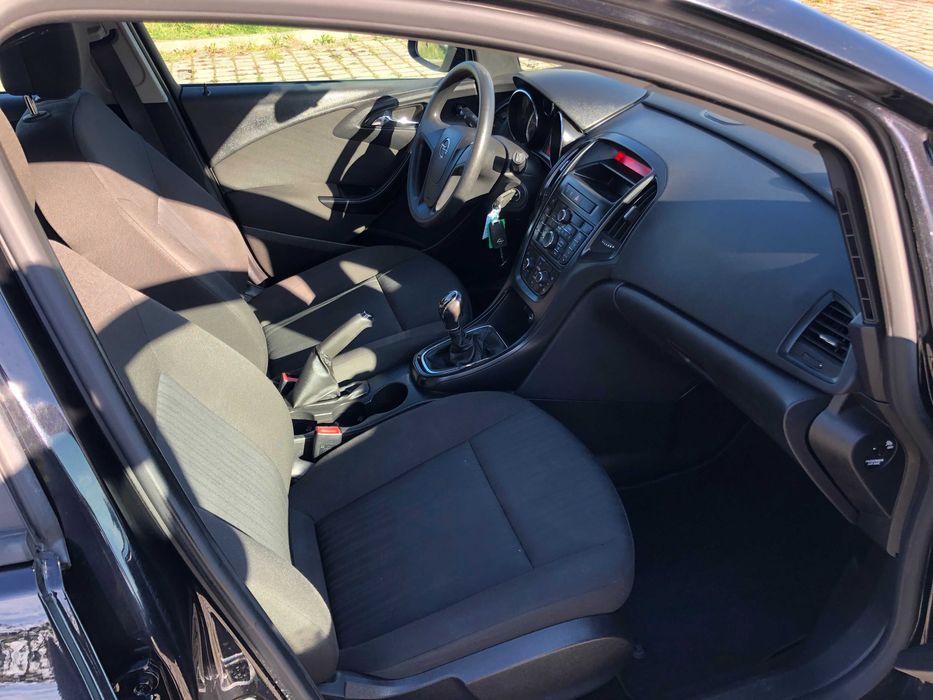 OPEL ASTRA 2011 POJ. 1.4 BENZ.  serwis klima opłacony