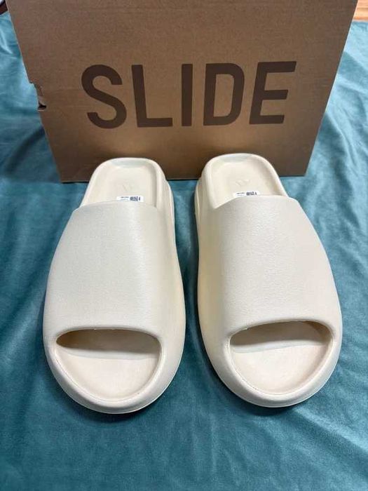 Yeezy_Slide_Białe.45