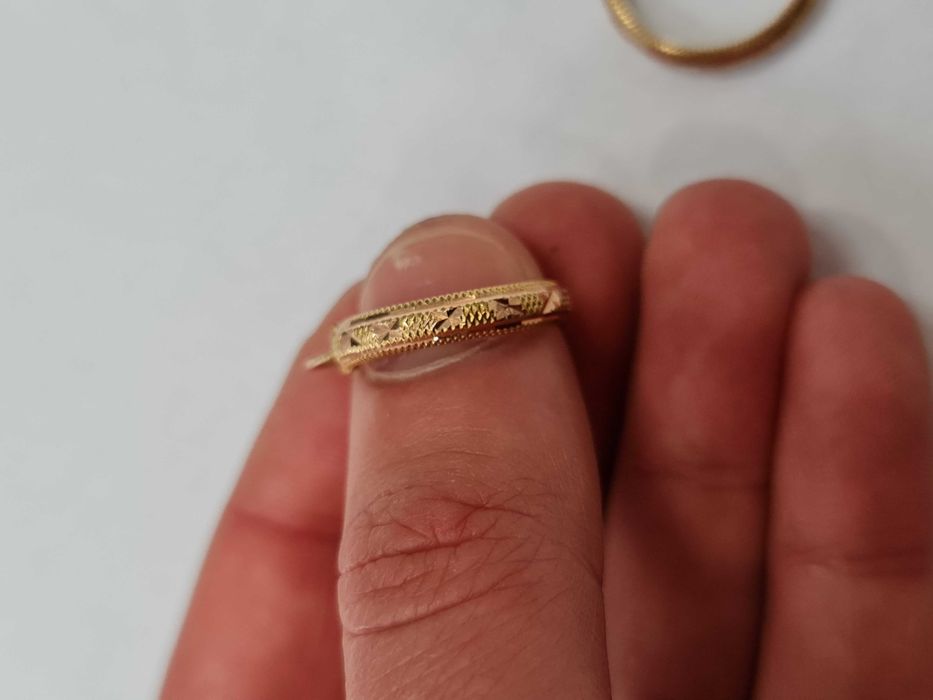 Piękne złote kolczyki damskie/ 585/ 2.17 gram/ Owalne/ Lite złoto