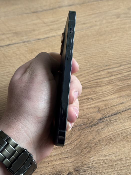 iPhone 12 pro 128gb od nowości w jednych rekach