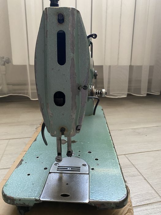 Промышленная  швейная машинка 22 кл