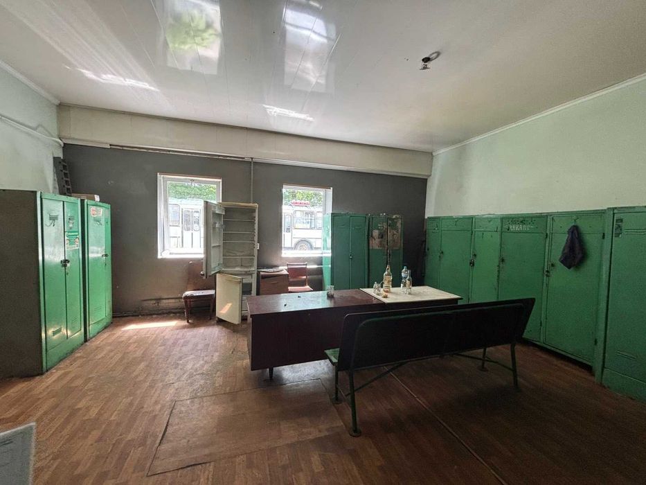 Здам складське приміщення з ямою, 379  м2
