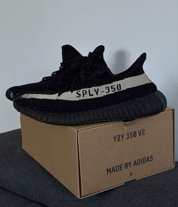 Yeezy 350 V2 w wersji Oreo, rozmiar 46
