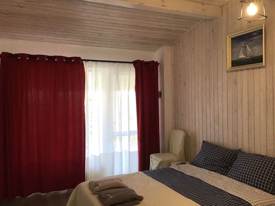 Здається дача(цілком) Кароліно-Бугаз, 650м від моря. Автономна сонячна електростанція. 5000грн.