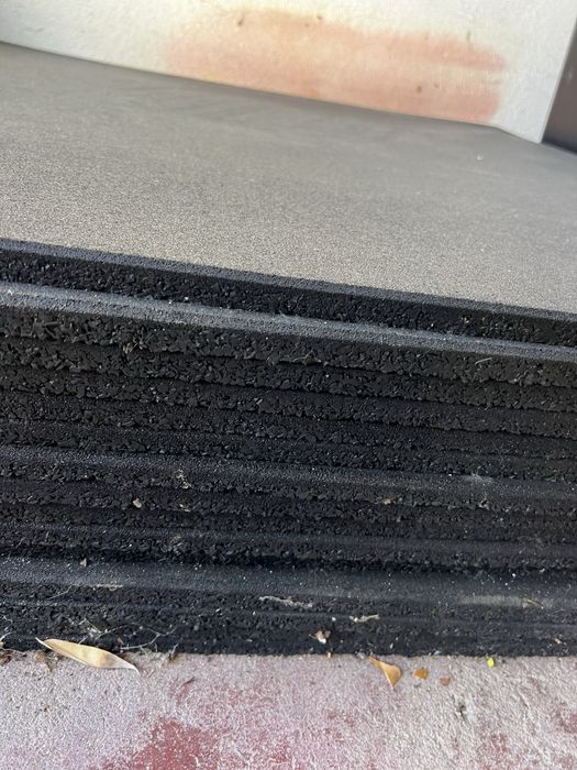 PISO BORRACHA PLACA 1x1m ESP.15mm 3 Unidades