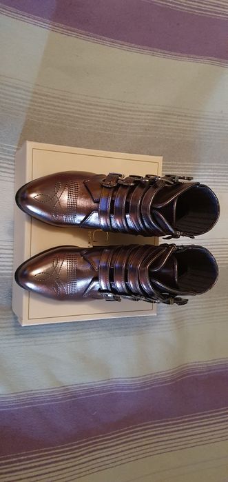 Nowe damskie srebrno-czekoladowe botki