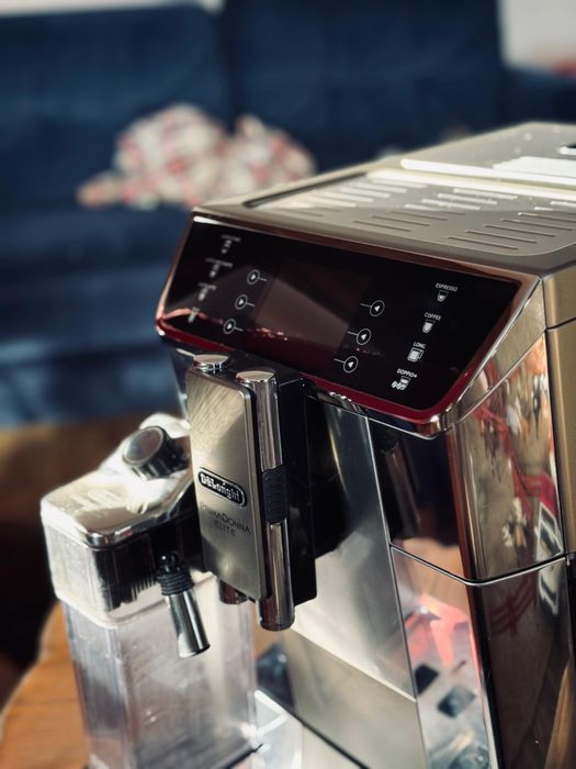 Ekspres ciśnieniowy Delinghi Primadonna Elite