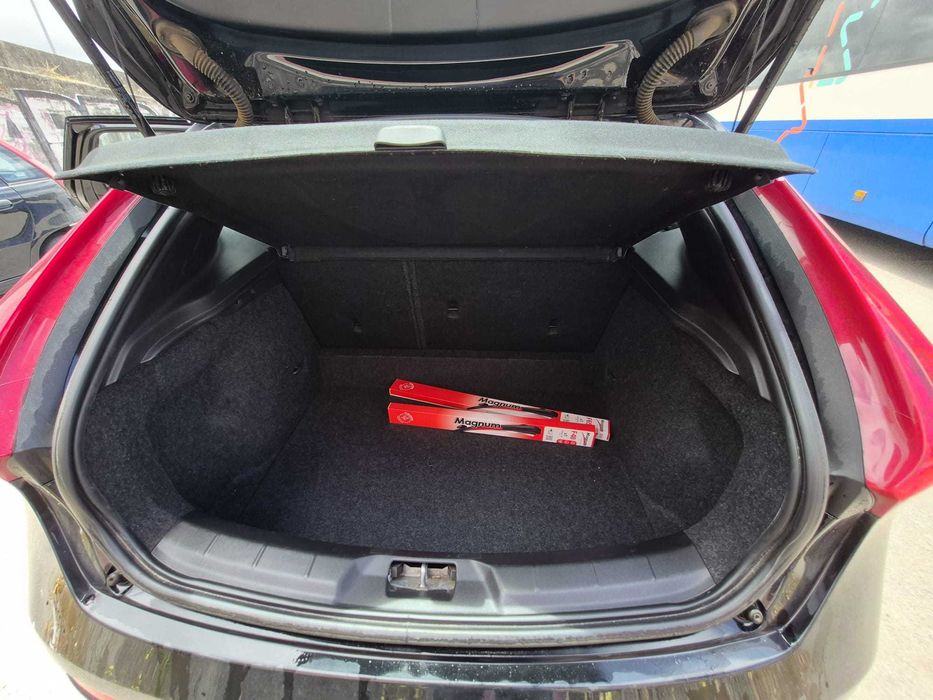 Volvo V40 D2 120 cv | 2016 | 162.000 km | Bom estado geral