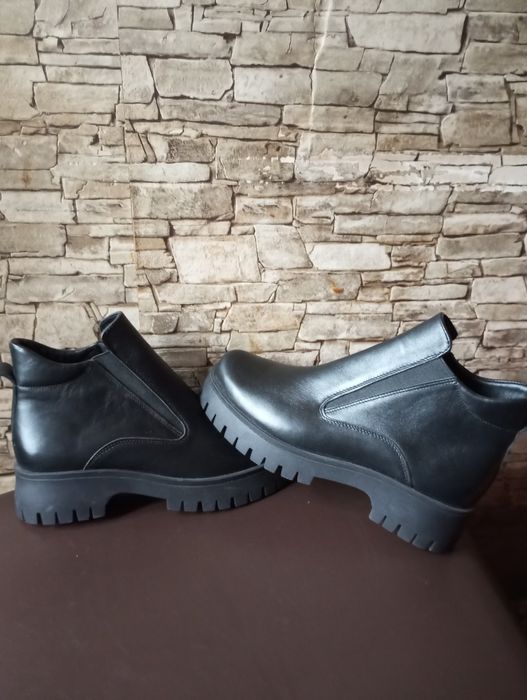 Женские ботинки .