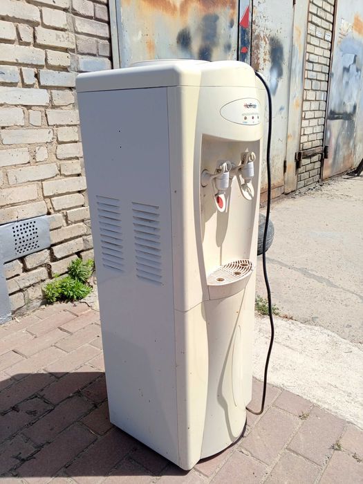 Кулер для води HotFrost V208 підлоговий