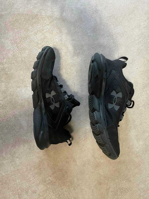 Чоловічі Кросівки UNDER ARMOR
