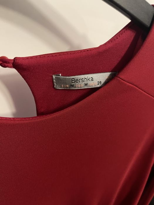 Червона сукня Bershka