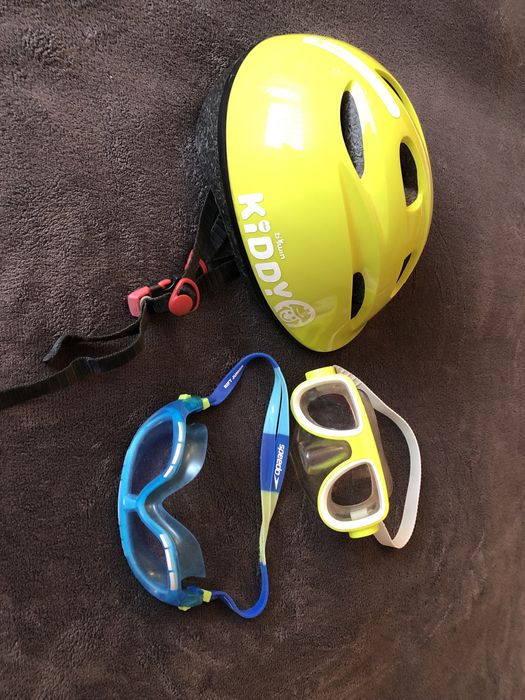Kask Decathlon, B’TWIN 52-56 cm. + okulary do pływania SPEEDO
