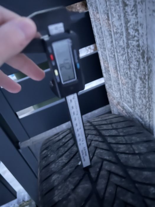 Opony zimowe Bridgestone Blizzak LM005 19 cali 245/40/19