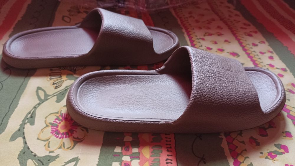 Новые шлепанцы,сланцы