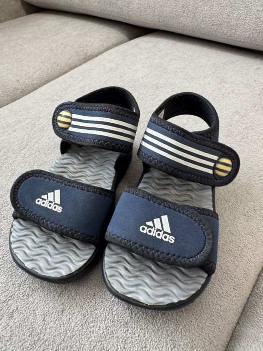 Sandaly chlopiece adidas