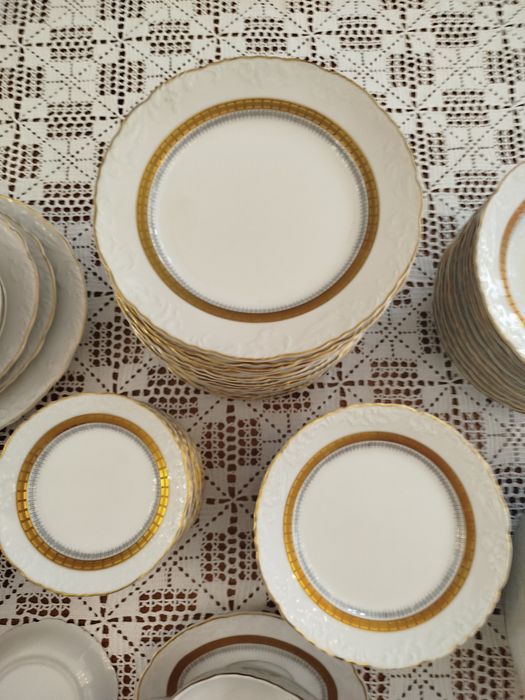 Dinner Service482707515104317442
