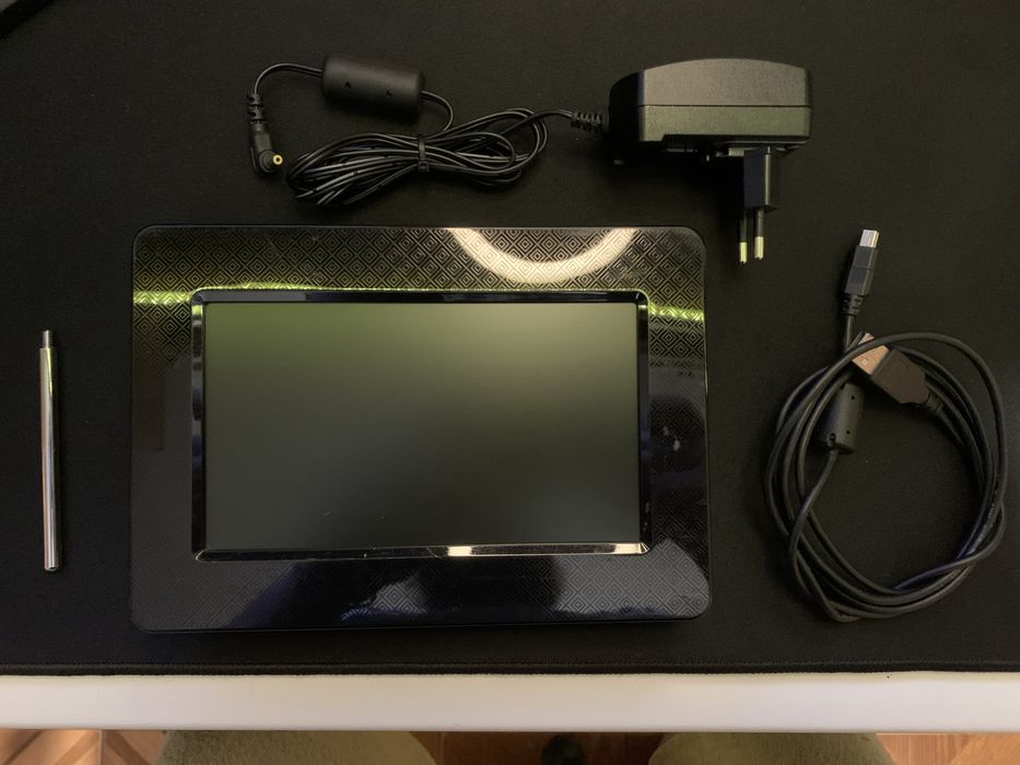 Электронна цифровая фоторамка Transcend PF705B