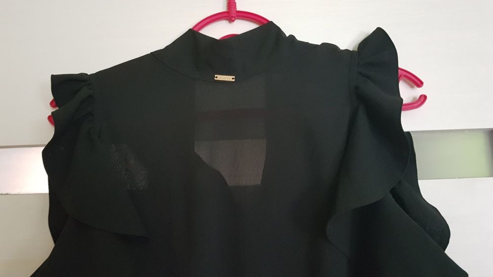 Zmysłowa czarna sukienka