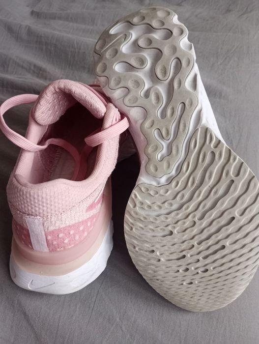 Nike roz 40  Buty damskie pudrowy róż