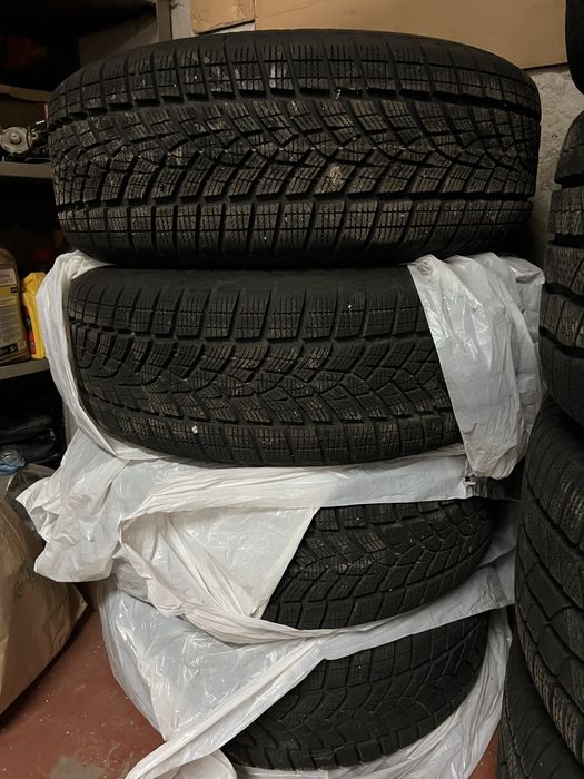 Good year ultagrip ice 215 60 17