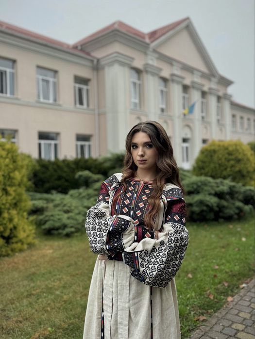 Вишита сукня від українського бренду Gusak