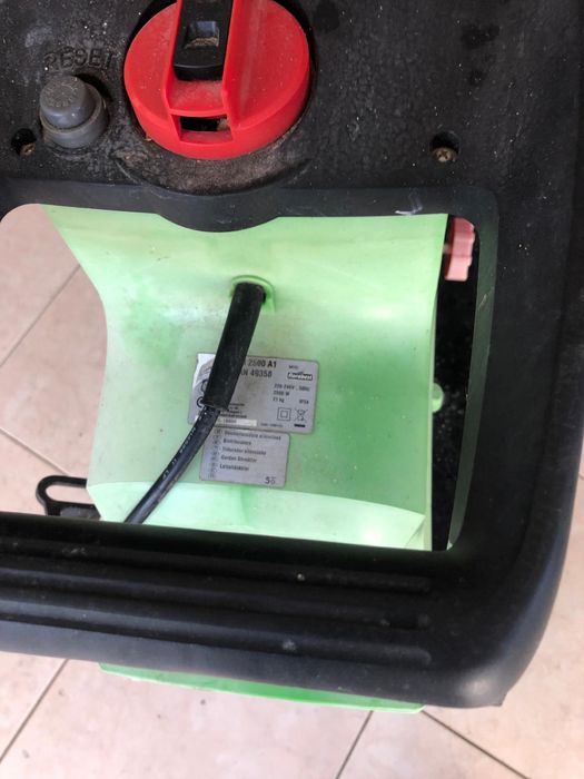 Maquina trituradora de folhas e galhos