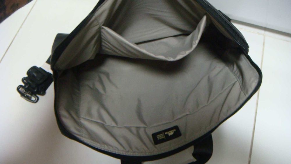 Сумка для ноутбука RivaCase 8930 Black 15.6"