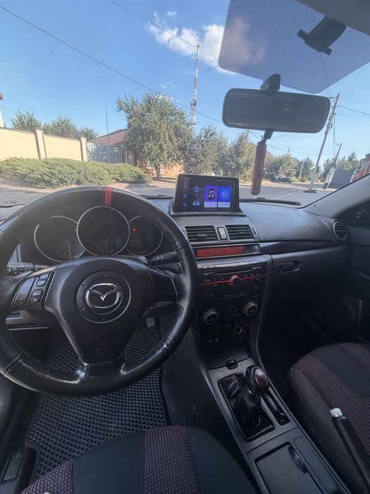 Продам Mazda 3.