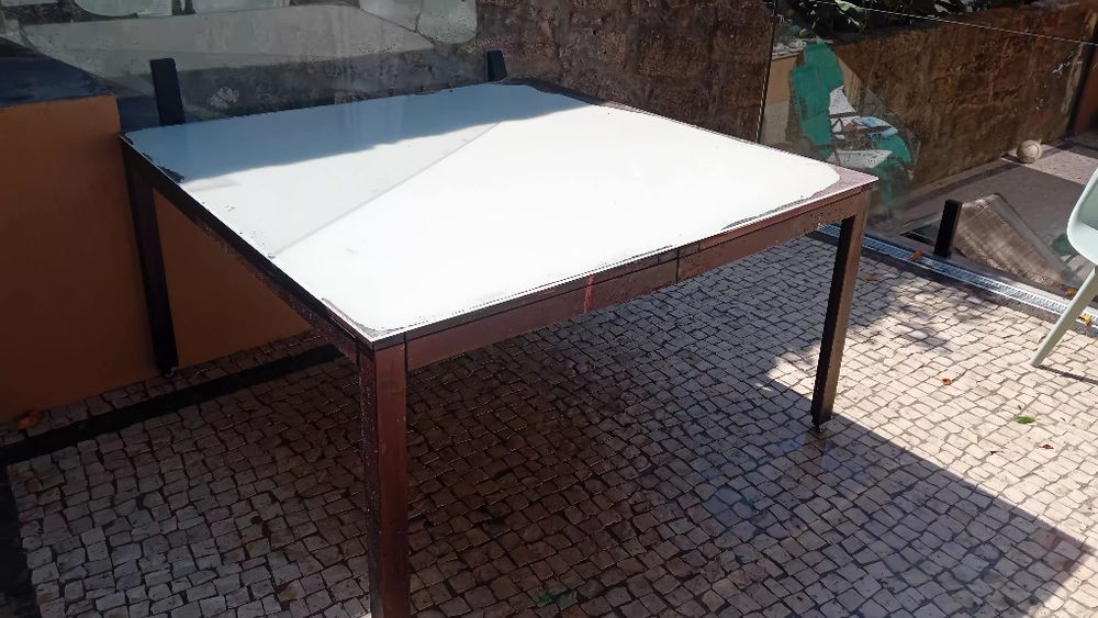 Conjunto Mesa e Cadeiras de exterior