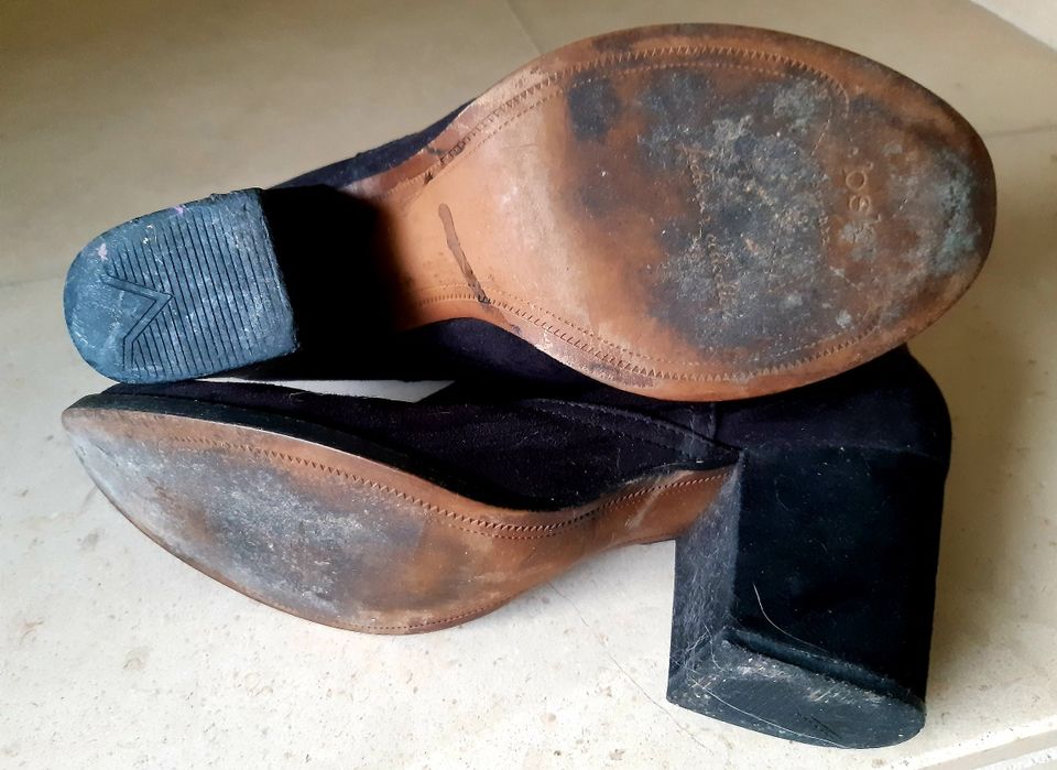 Botas / Botins Camurça Pretas Sola Couro 37