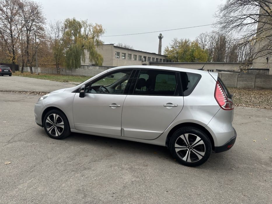 Авто рено сценик 2011. 1.6 дизель