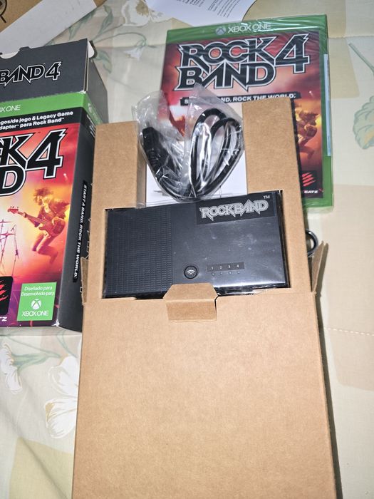 Rock band 4 para xbox+ adaptador wireless legacy(raro colecionador)