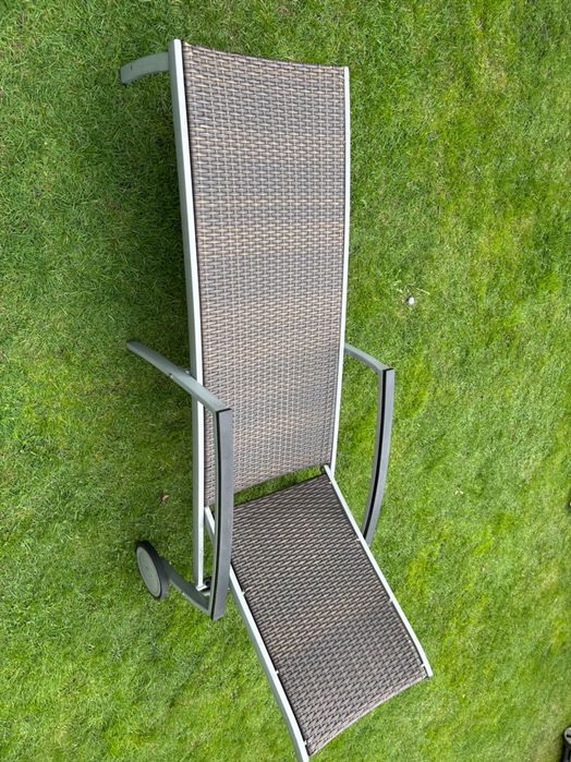 Leżak ogrodowy poliratan