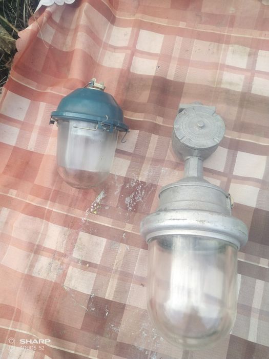 Продам уличные светильники.