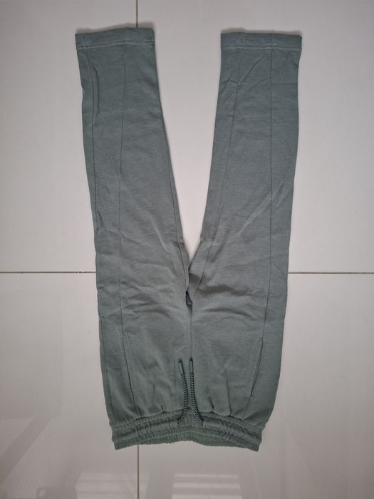 Coccodrillo nowe spodnie dresowe dresy rozmiar 128