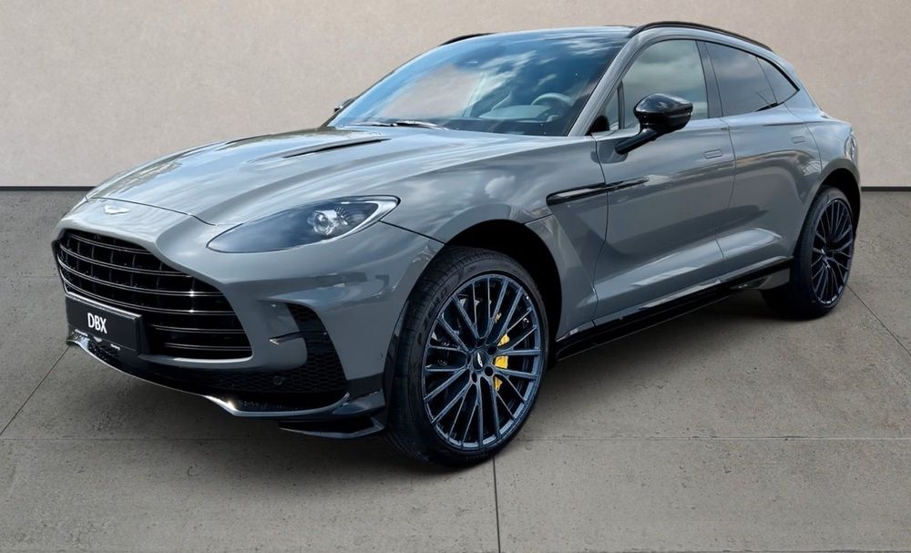 Aston Martin DBX707