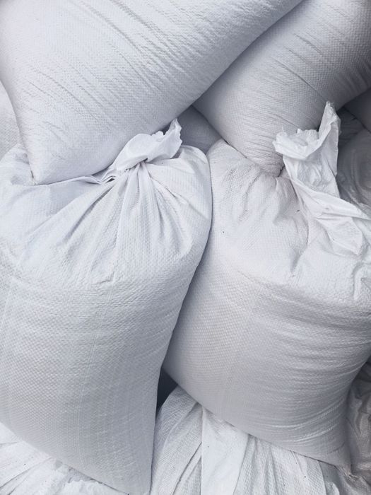 Продам пшеницю в нових мішках по 28 кг — від 1 мішка, ціна 8,50