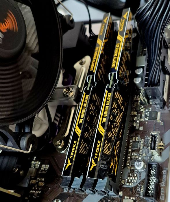 Оперативна пам'ять Team Group T-force Tuf Gaming Alliance DDR4 16Gb (2x8) 3600MHz CL19 (Б/в)