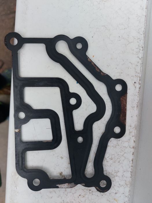 Болти гбц Elring 12/67 мм,прокладки б/в F4R Renault