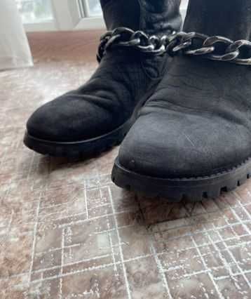 Продам женские ботинки