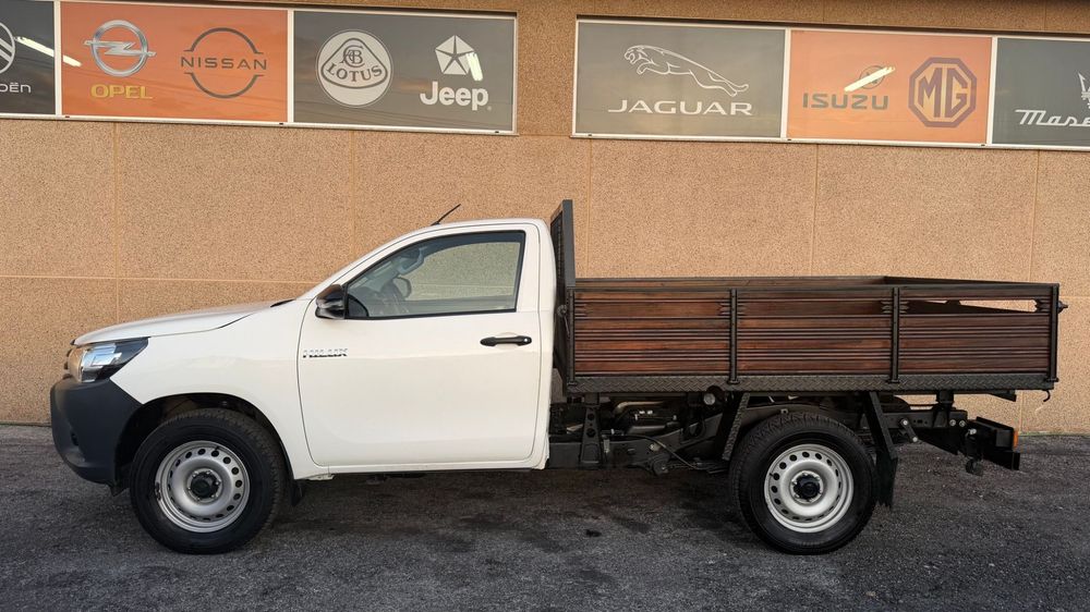 Toyota Hilux 2.4 D-4D 2WD CE CM