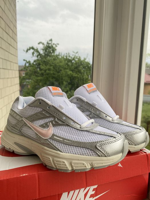 РОЗПРОДАЖ!  Кросівки жіночі Nike Initiator