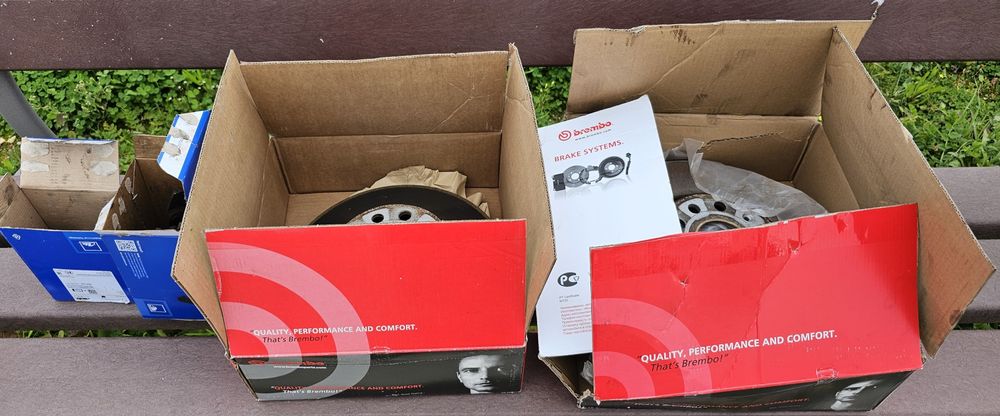 Vende-se  Discos de travão com pastilhas para VW passat B6