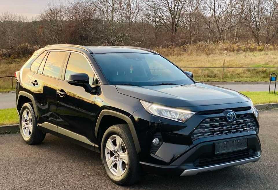 Toyota RAV4 2020 року