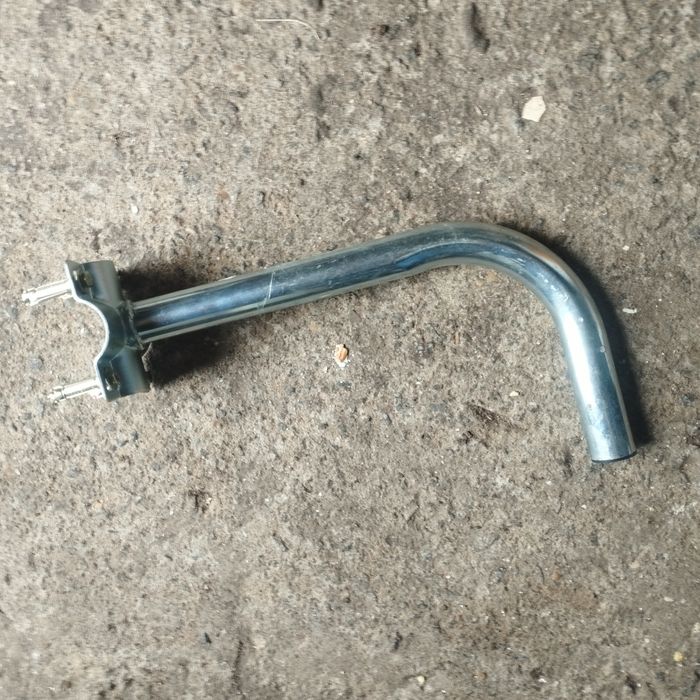 Antena parabólica com suporte