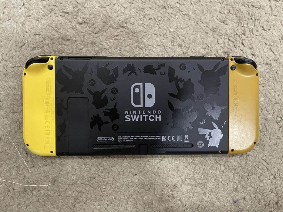 Nintendo Switch Edição Especial Lets Go Desbloqueada