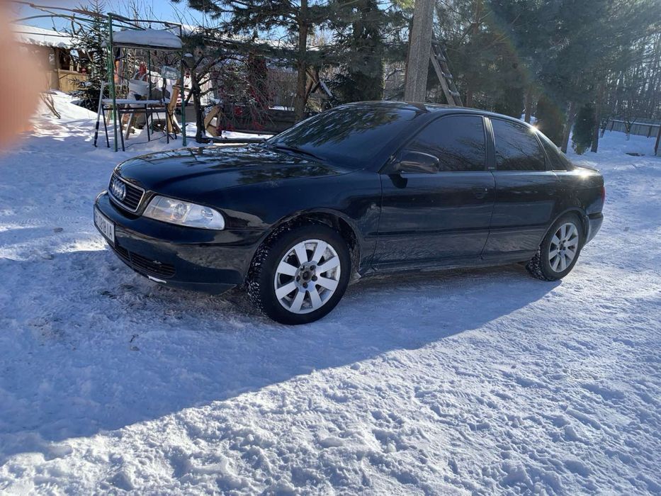 Aydi A4 B5 1998 року