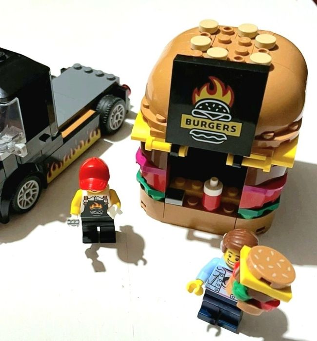 Lego City 60404 - Carrinha de Hambúrgueres