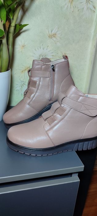 Жіночі черевики з натуральної шкіри